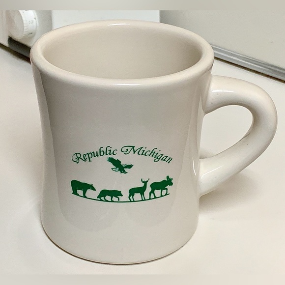 1990s Vintage Wildlife Animal Illustrated REPUBLIC MICHIGAN Ceramic Coffee Mug - Picture 1 of 14